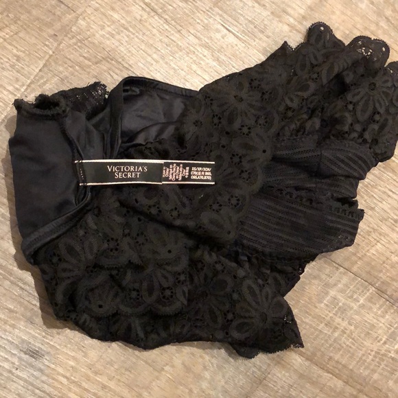Victoria’s Secret Black Lace BabyDoll Bralette - Picture 8 of 8